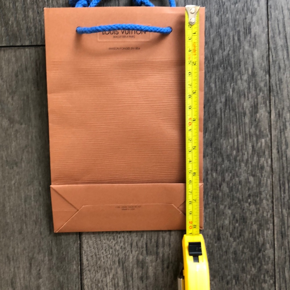 Louis Vuitton Authentic shopping bag - Picture 2 of 7